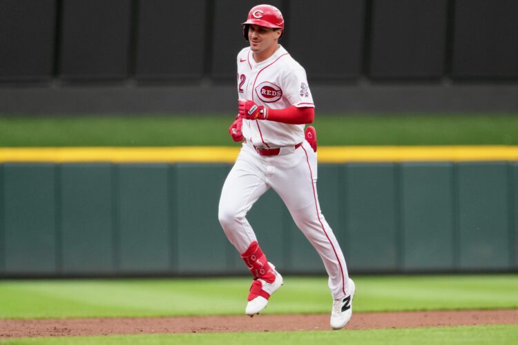 Royals beat Reds to snap six-game skid